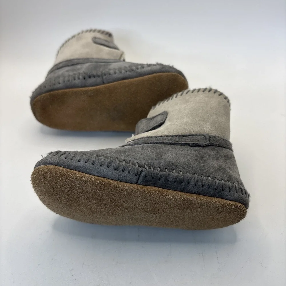 Robeez Infant 12-18 Months Gray‎ Suede Boots Booties Walking Hook & Loop